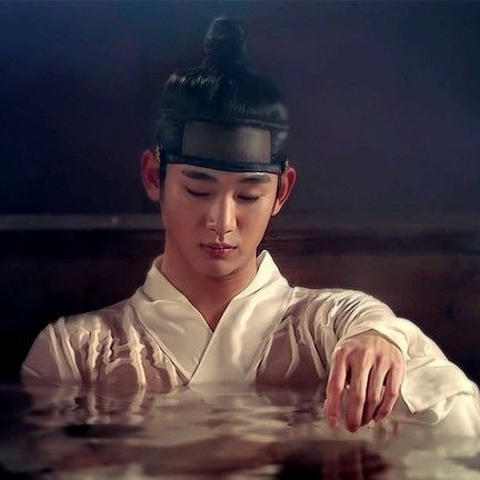 Behind-the-scenes cut of Kim Soohyun