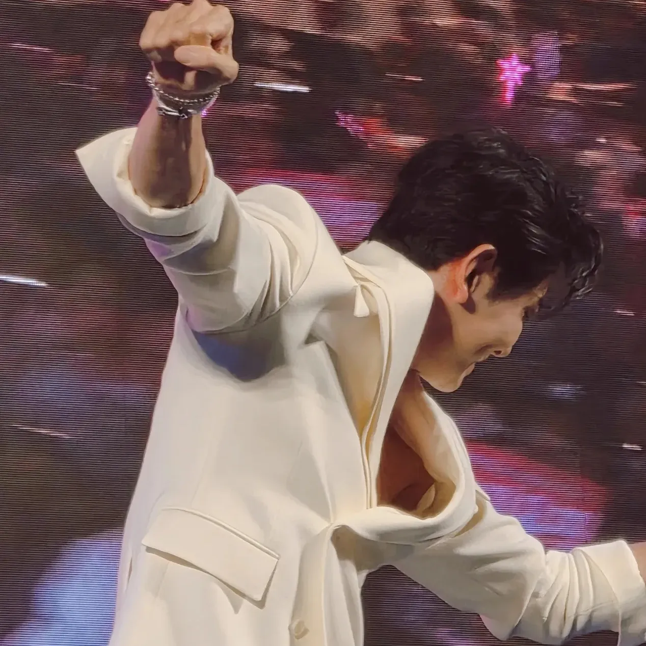 Behind-the-scenes cut of Kim Yongpil