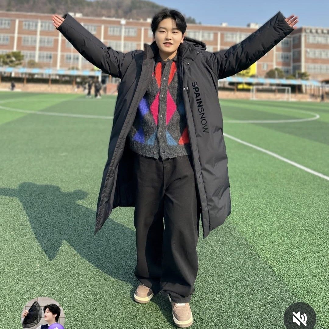 A moment captured by a fan of Park Sungon