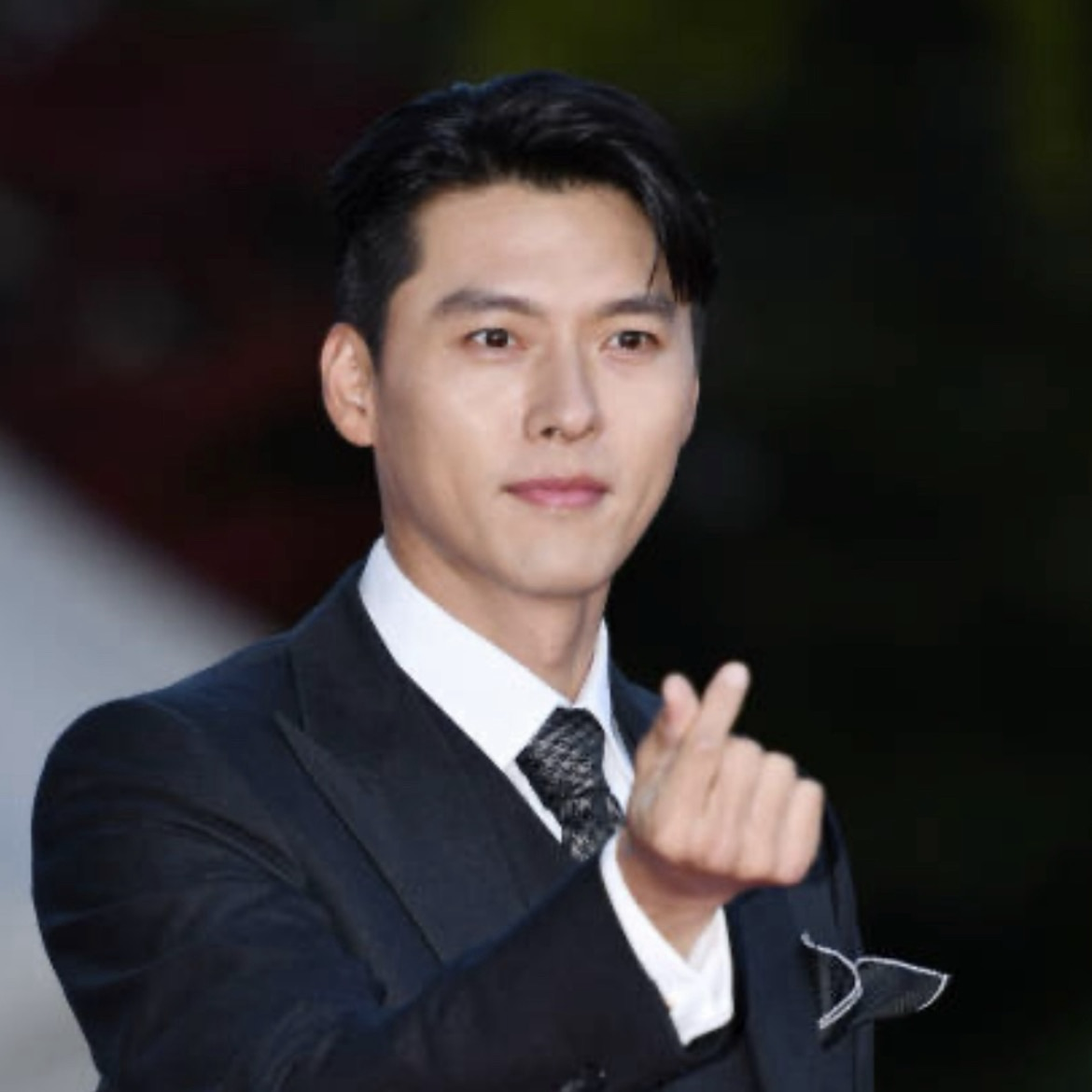 Momen yang diabadikan oleh penggemar Hyun Bin