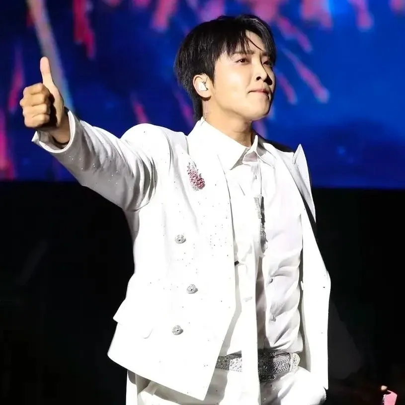 Behind-the-scenes cut of Hwang Yunsung