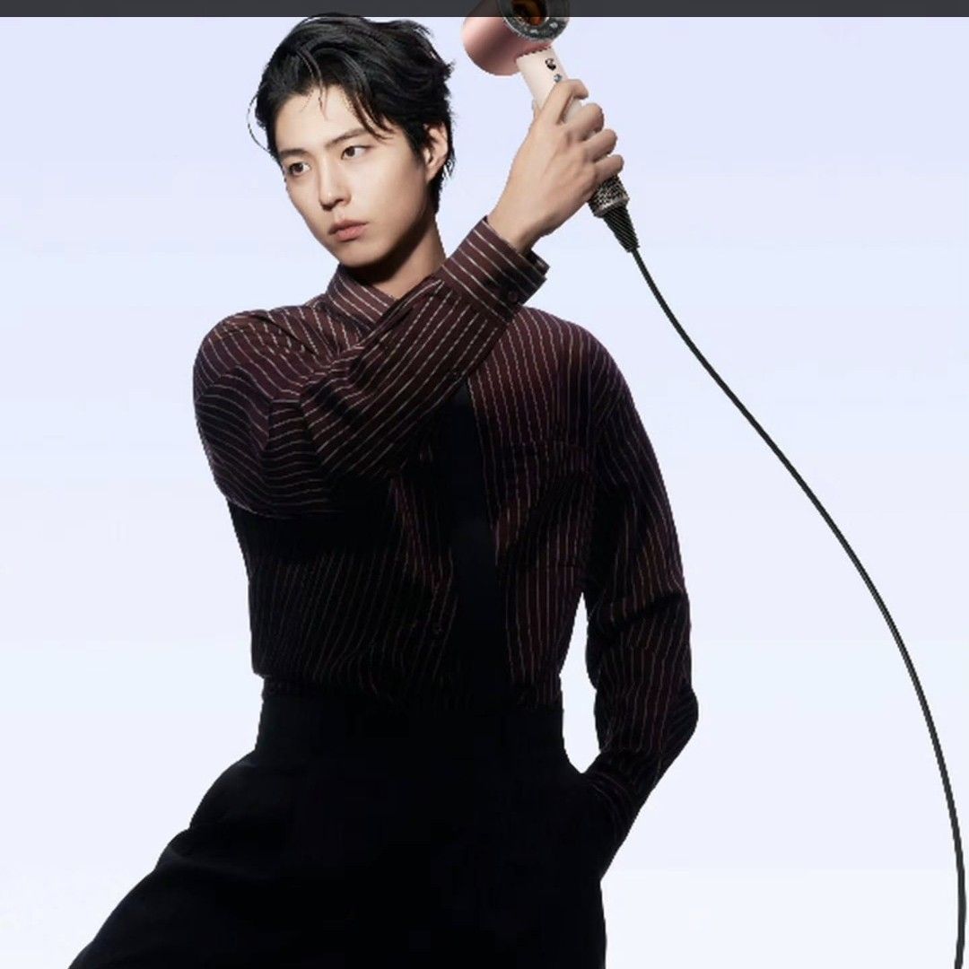 Recent activity shot of Park Bogum