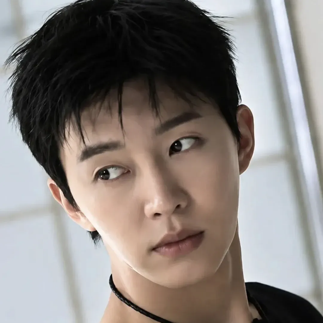 Recent activity shot of Lim Youngwoong