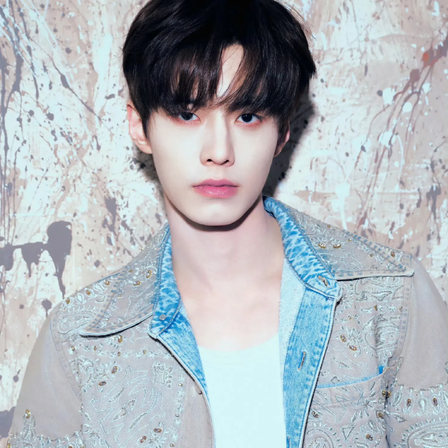 Behind-the-scenes cut of He Yu