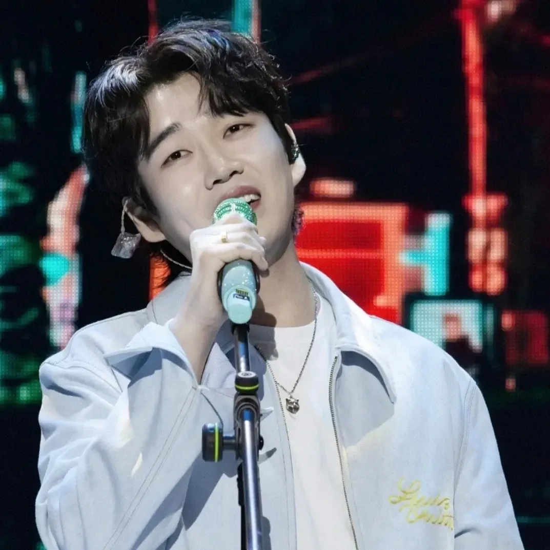 Behind-the-scenes cut of Hwang Youngwoong