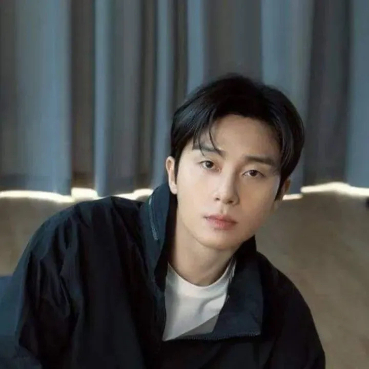 Recent activity shot of Park Seojoon