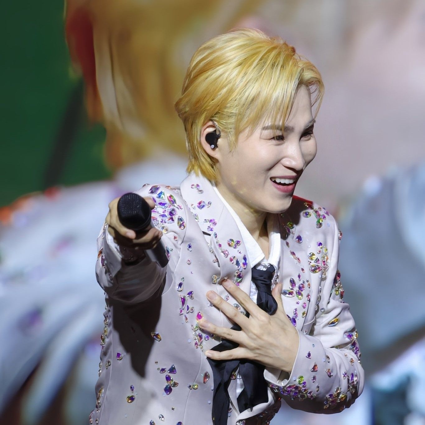 粉丝拍下的金熙栽瞬间