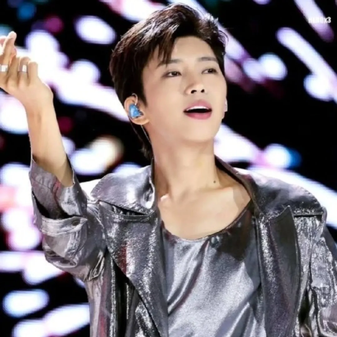 A moment captured by a fan of Lim Youngwoong