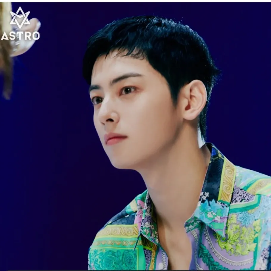 Cuplikan di balik layar dari Cha Eunwoo