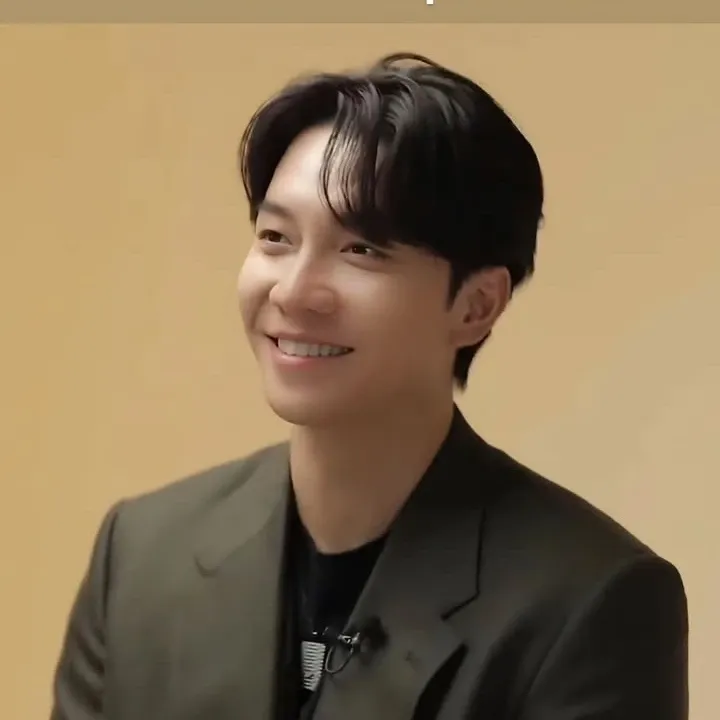 Recent activity shot of Lee Seunggi
