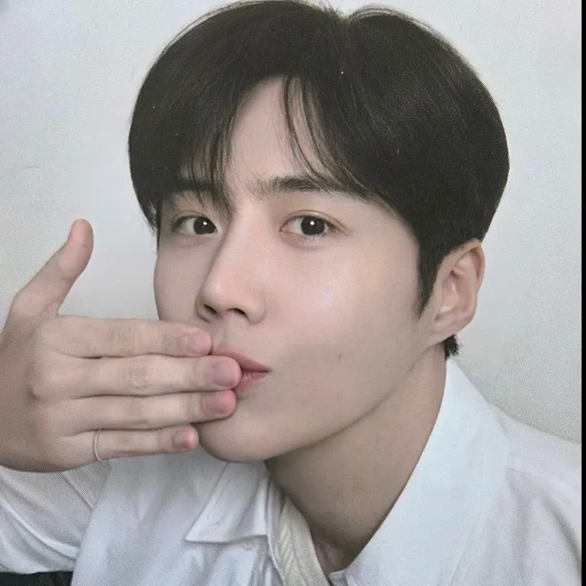 A moment captured by a fan of Kim Seonho