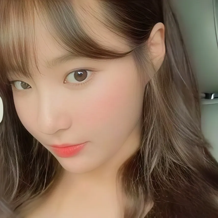 Recent activity shot of Yeonwoo