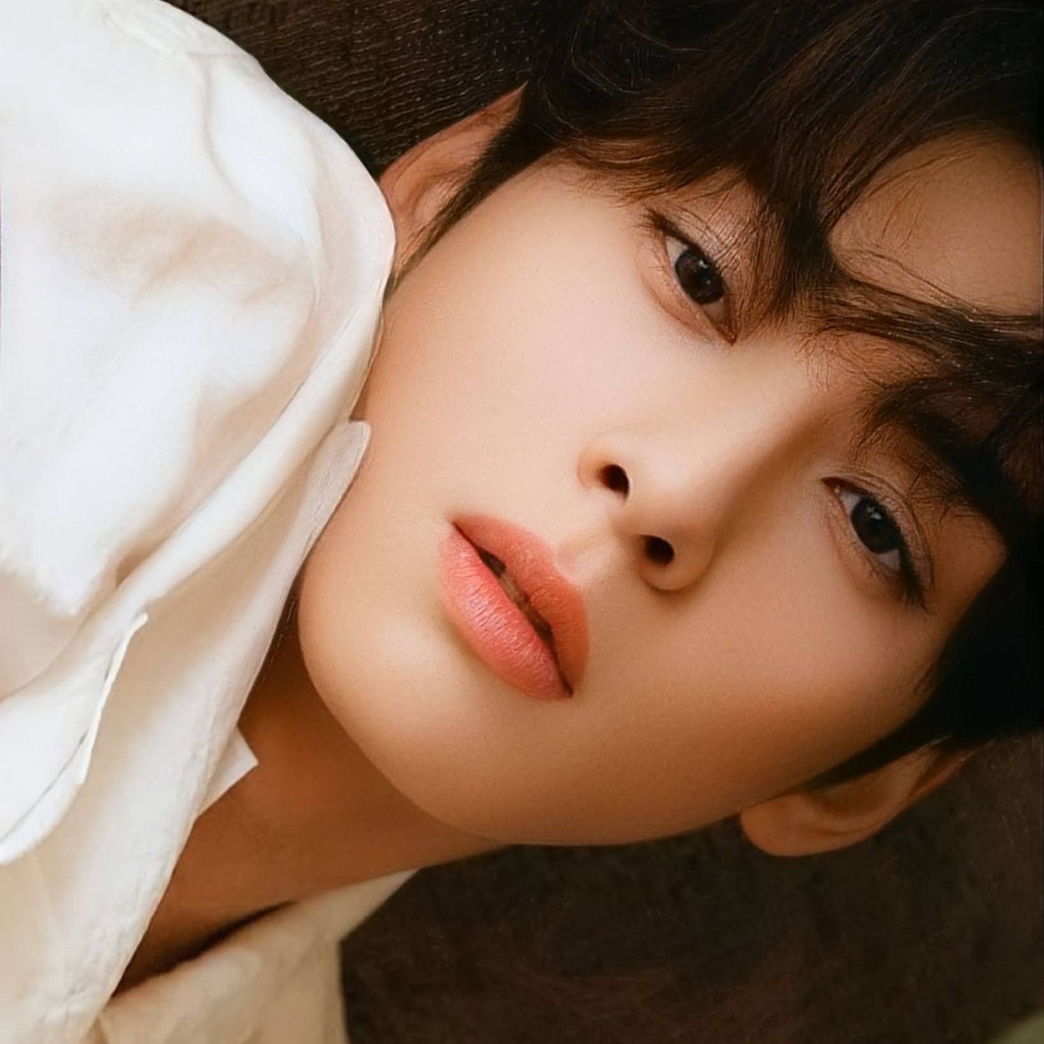 Behind-the-scenes cut of Cha Eunwoo