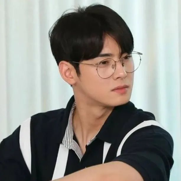 Recent activity shot of Cha Eunwoo