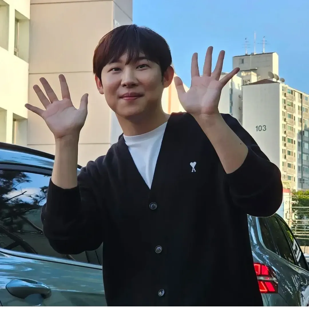 Behind-the-scenes cut of Jinuk
