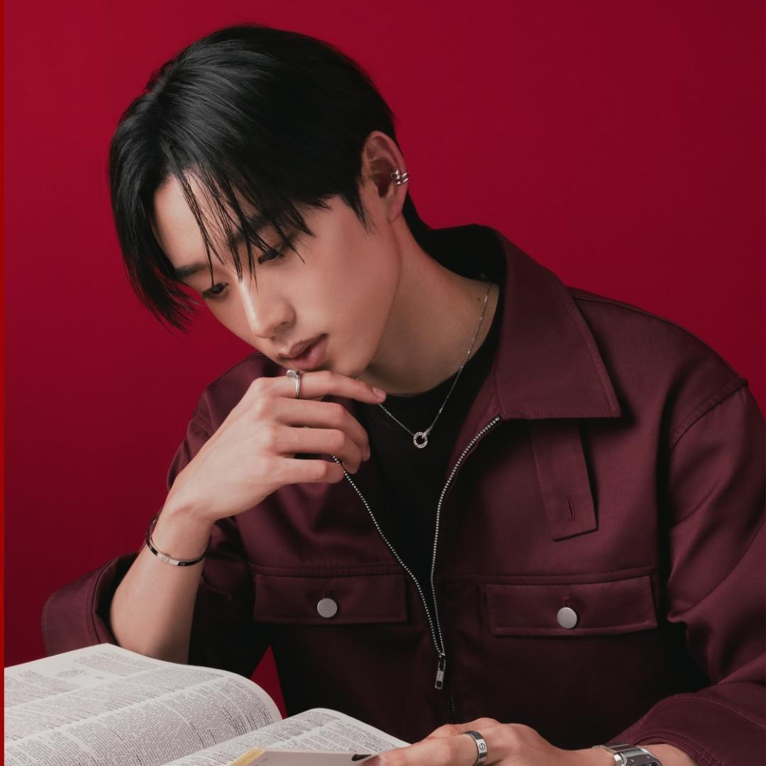 A moment captured by a fan of Est Supha Sangaworawong