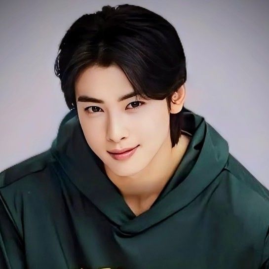 Behind-the-scenes cut of Cha Eunwoo