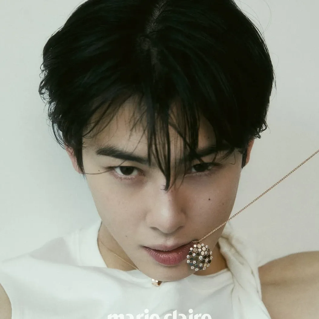 Recent activity shot of Cha Eunwoo