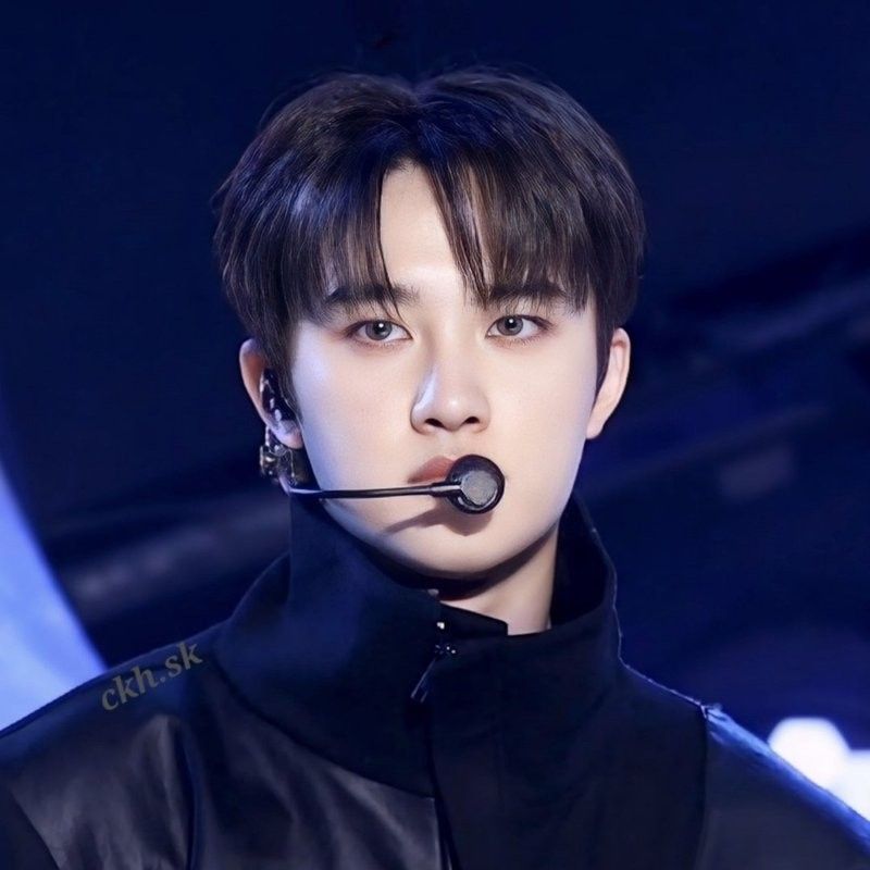 粉絲拍下的都暻秀 (D.O.)瞬間