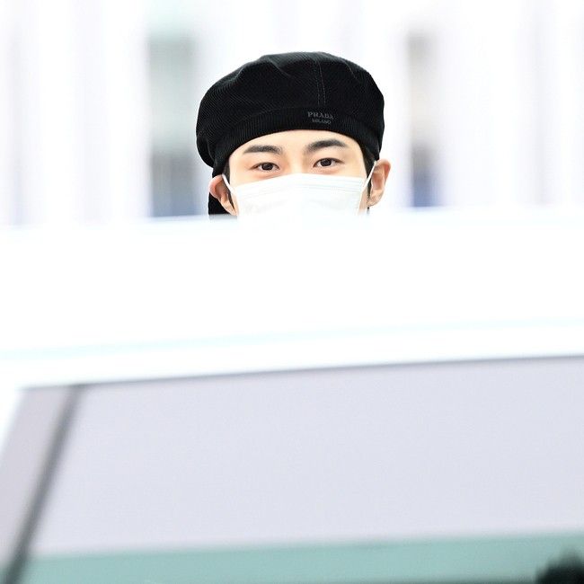 边佑锡的最新照片