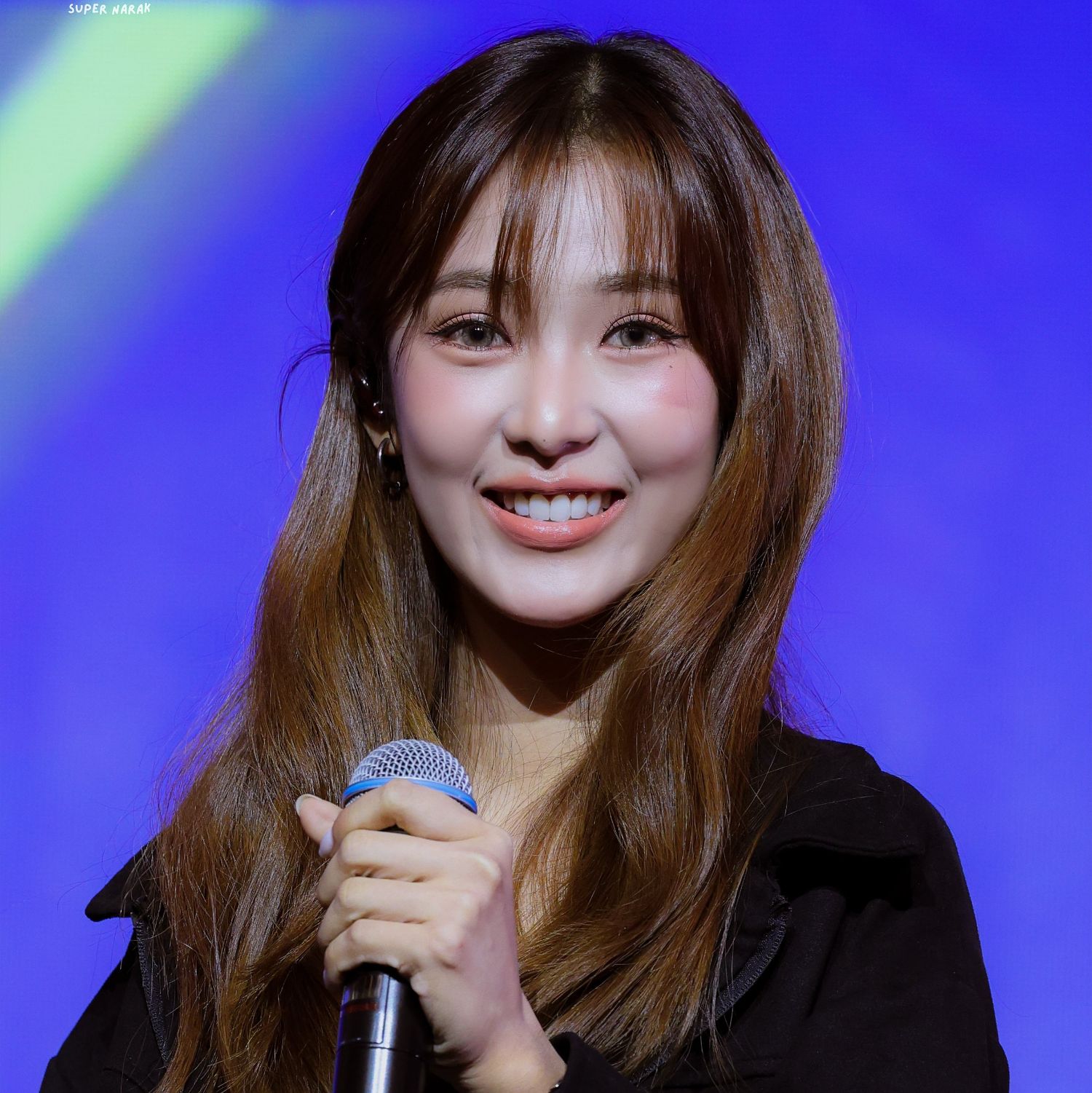 A moment captured by a fan of Film Rachanun Mahawan