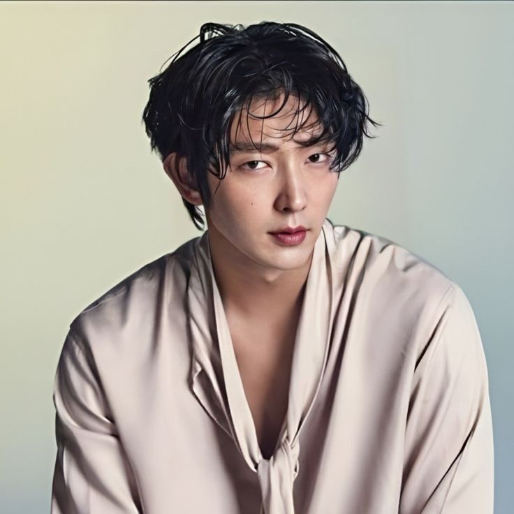 Latest photo of Lee Joongi