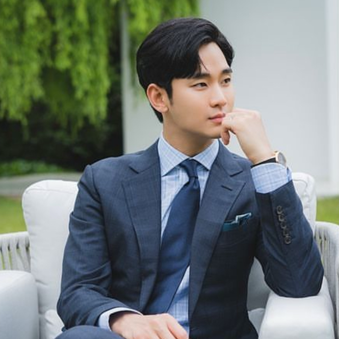 金秀賢的最新照片