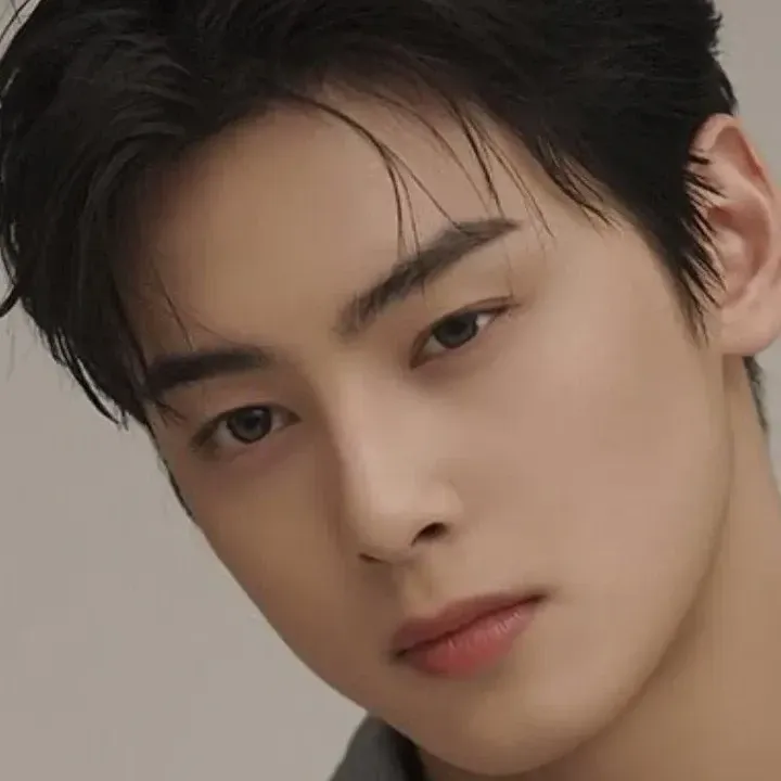 Latest photo of Cha Eunwoo