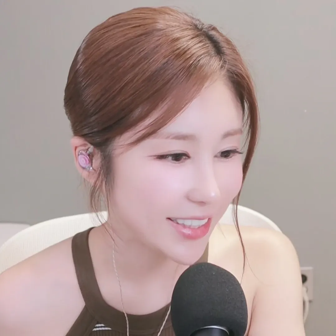 Momen yang diabadikan oleh penggemar Kim Soyou