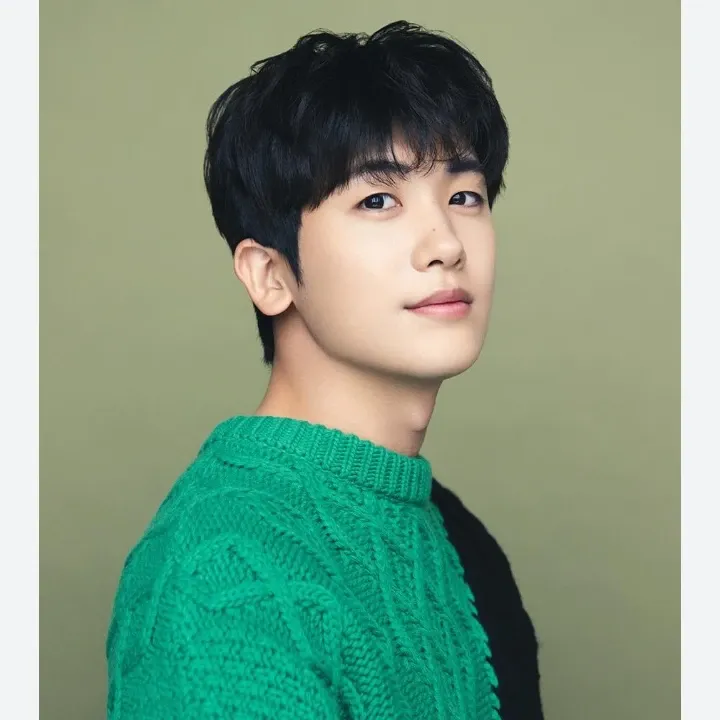 Latest photo of Park Hyungsik