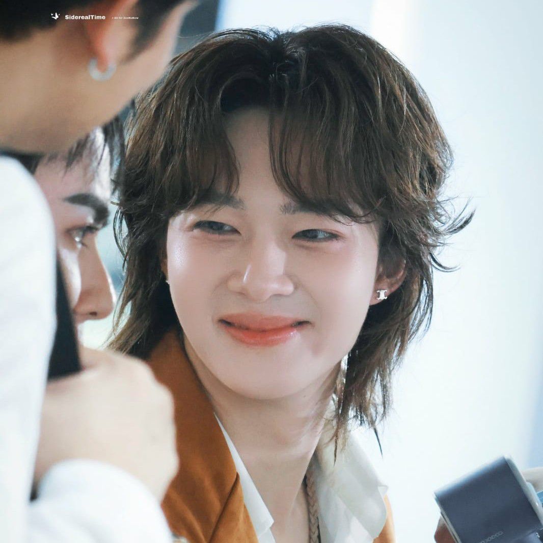 A moment captured by a fan of NuNew