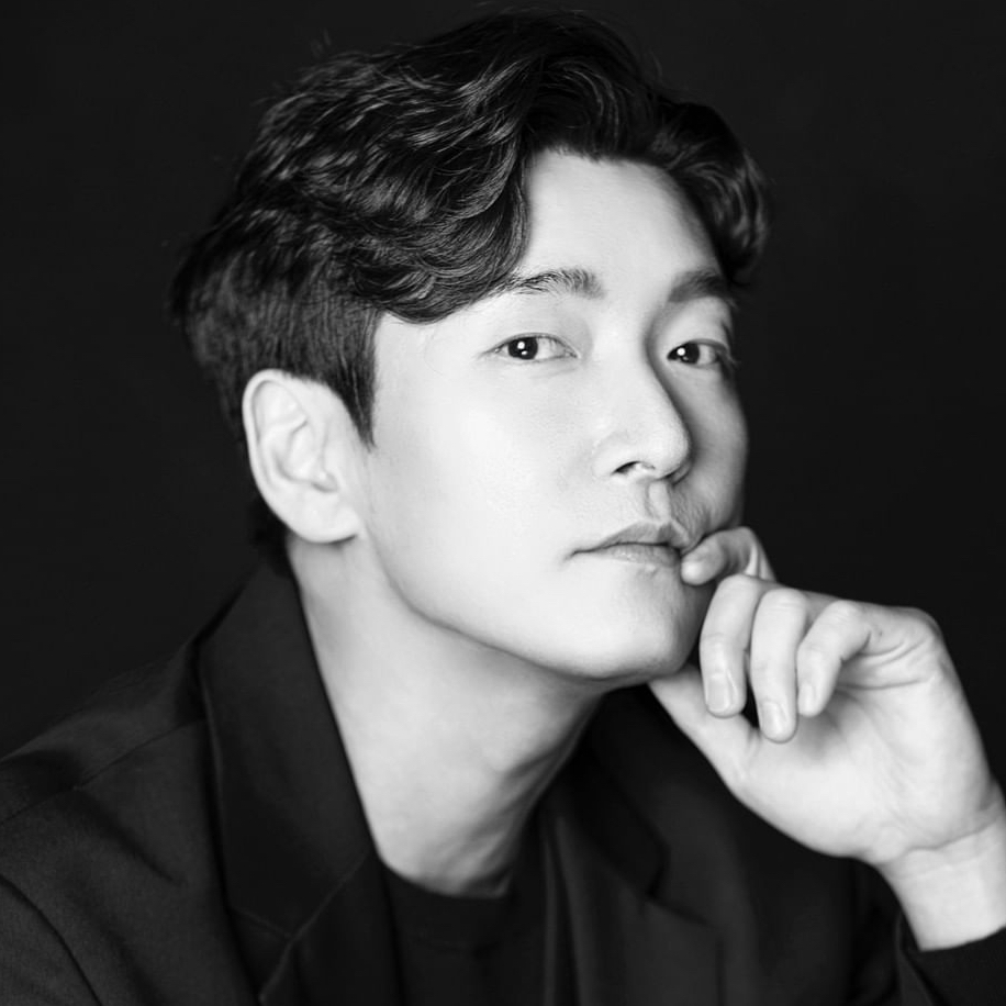 A moment captured by a fan of Cho Seungwoo 