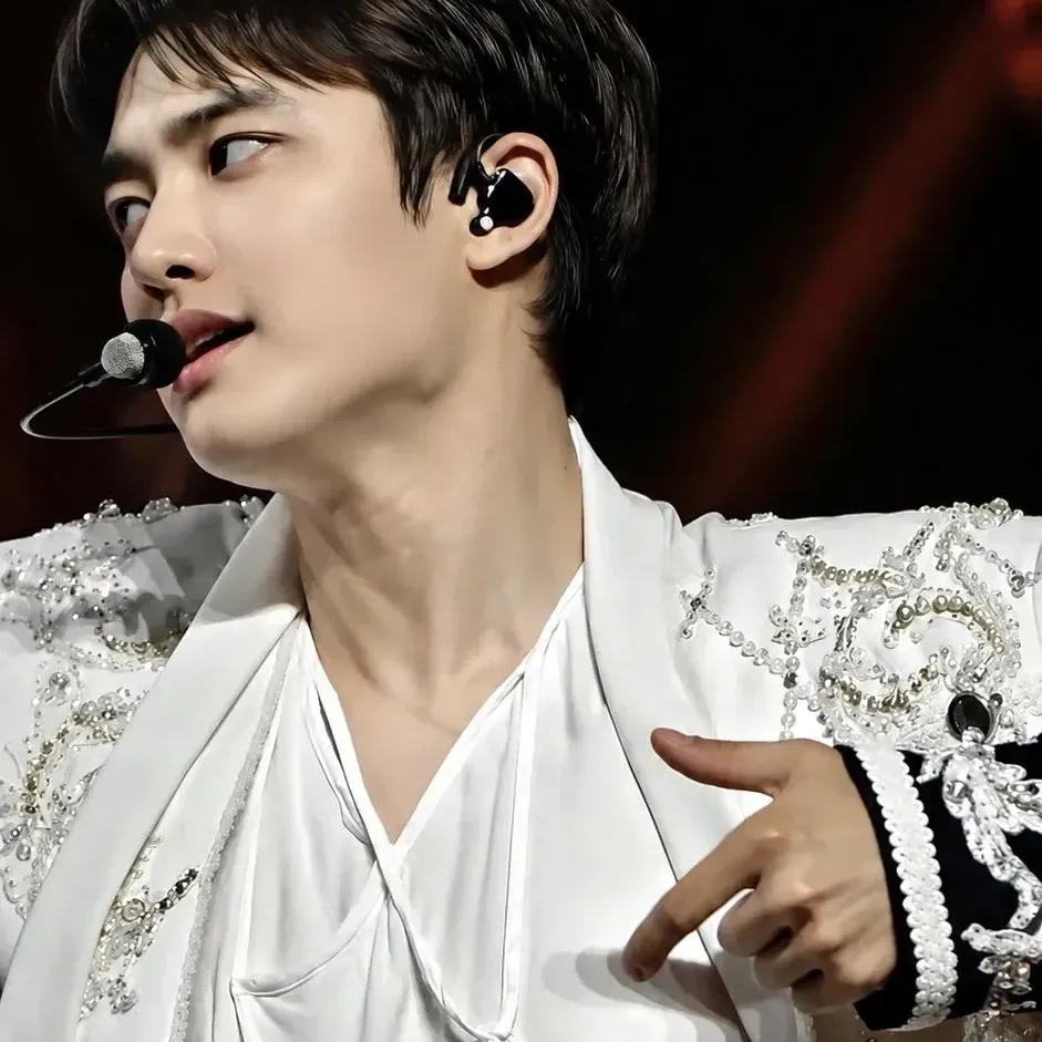 Foto kegiatan terbaru dari Doh Kyungsoo (D.O.)