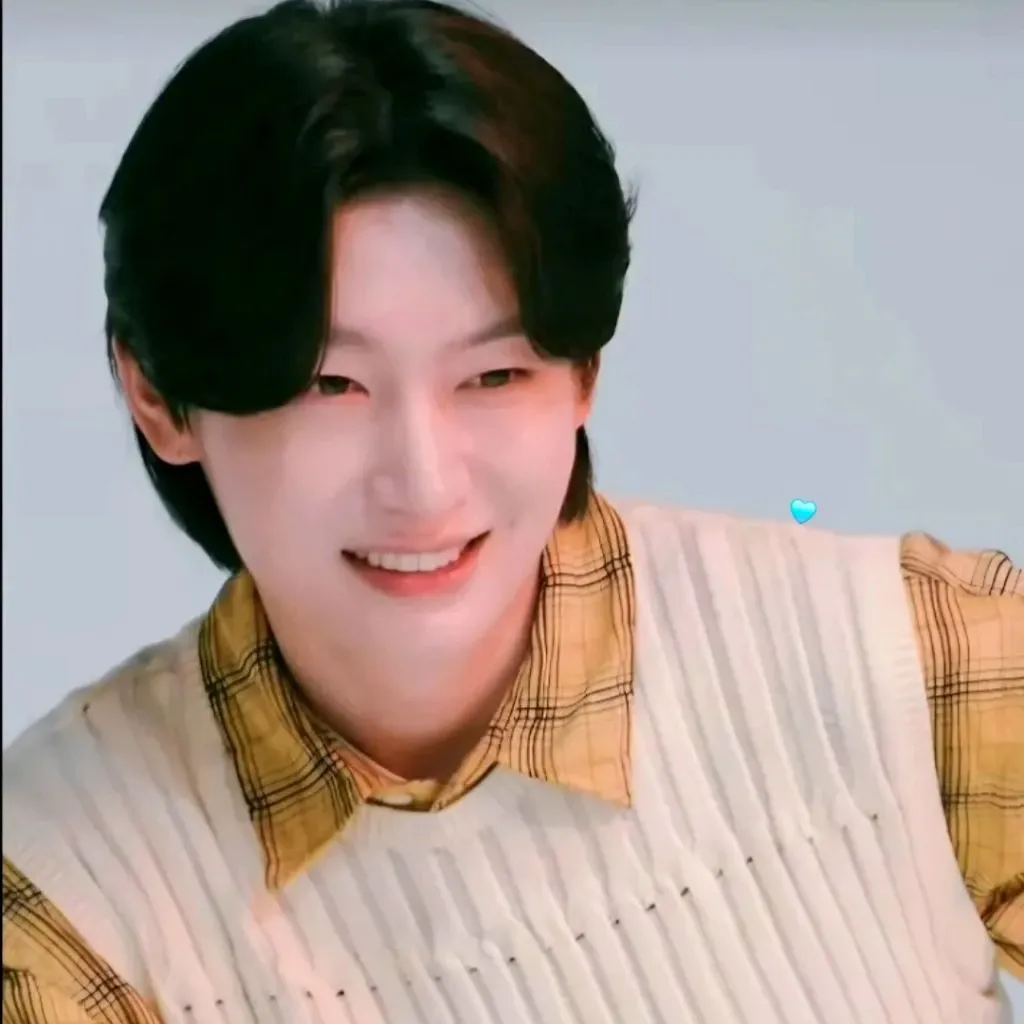 Latest photo of Kim Yongbin