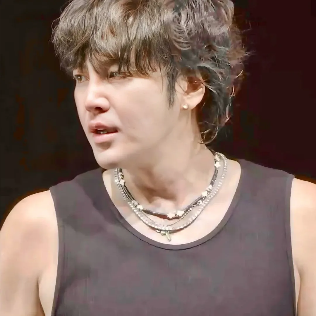 Latest photo of Jang Geunsuk
