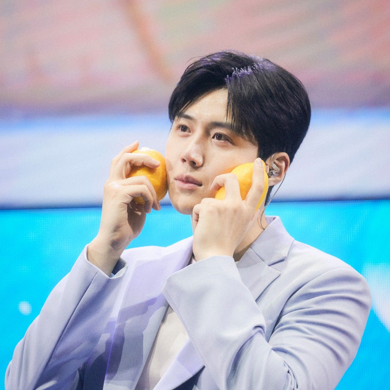 A moment captured by a fan of Kim Seonho