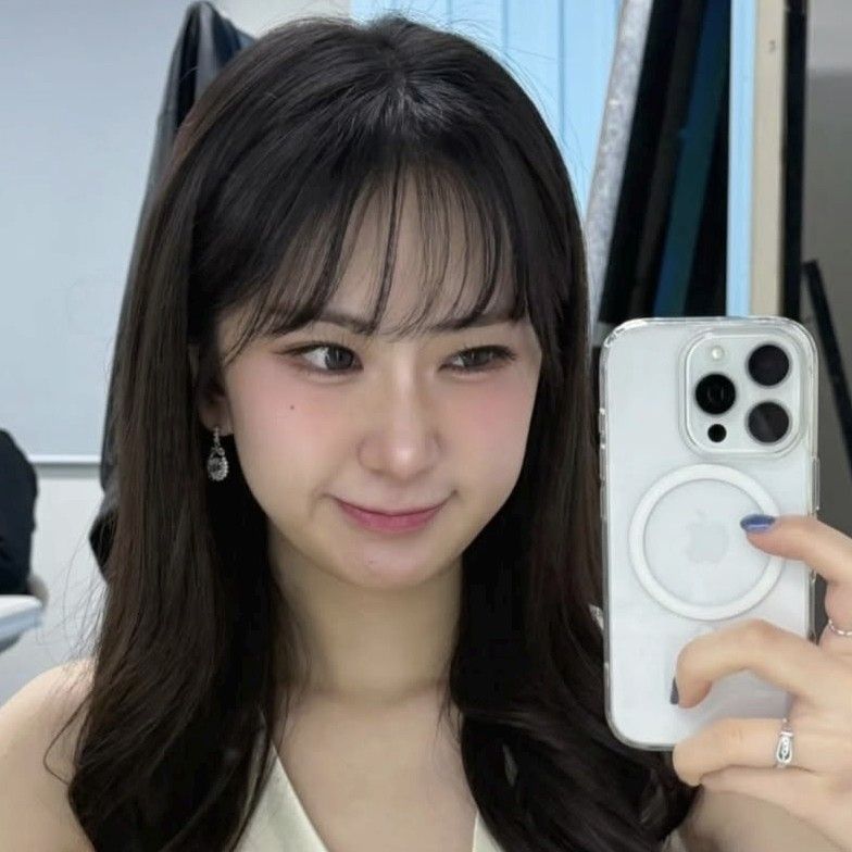 Cuplikan di balik layar dari Jeon Yujin