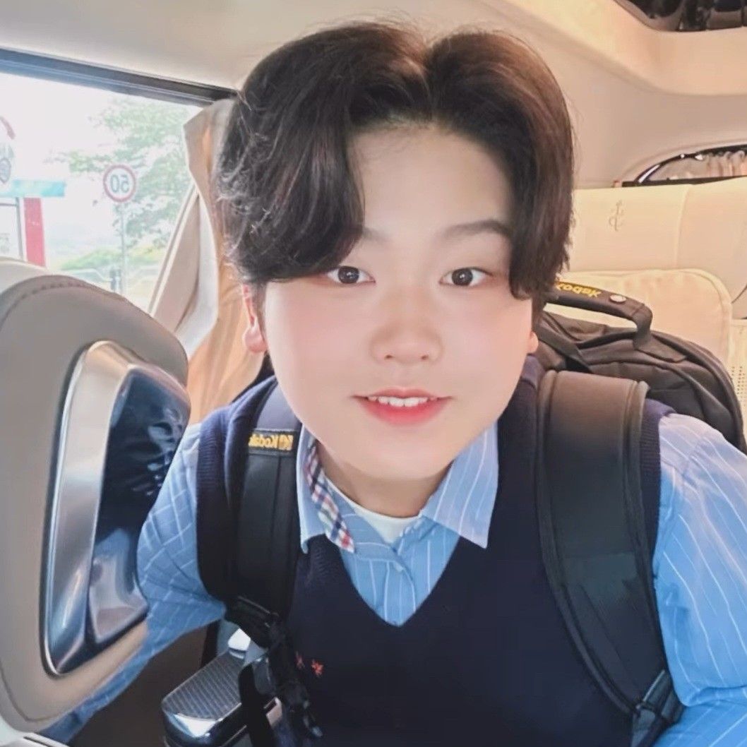 A moment captured by a fan of Park Sungon