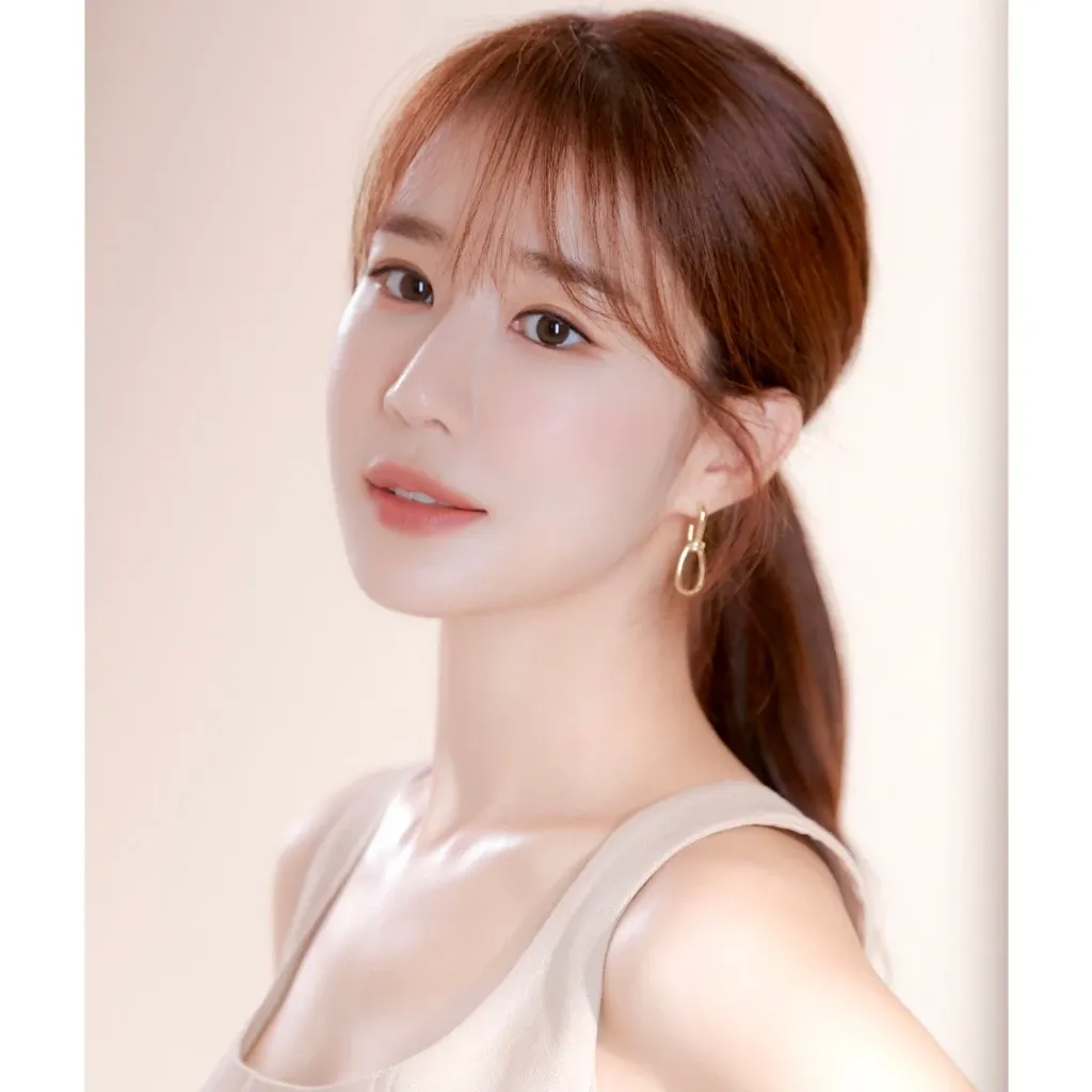 Latest photo of Yoo Inna