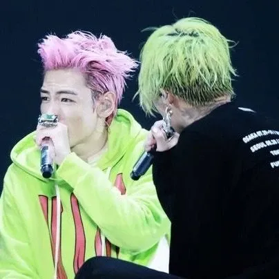 A moment captured by a fan of T.O.P