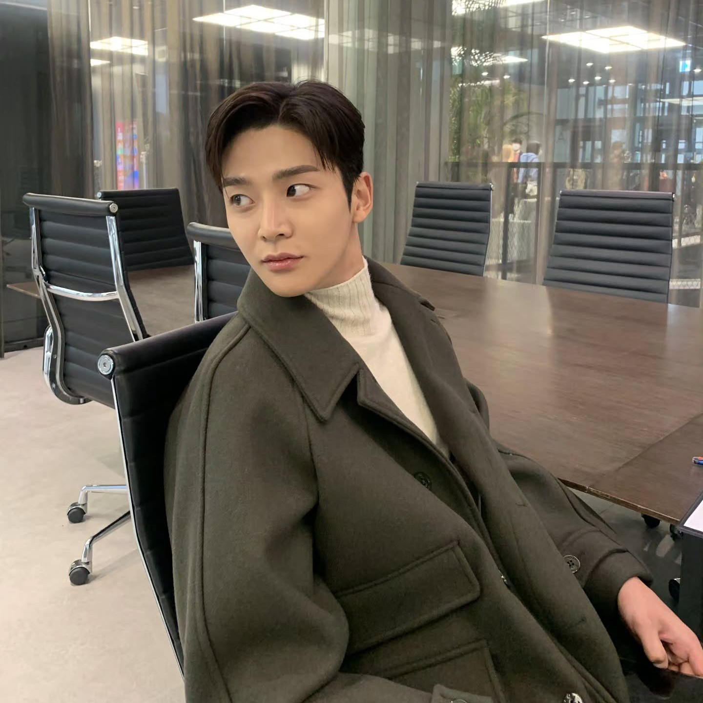 Cuplikan di balik layar dari Rowoon