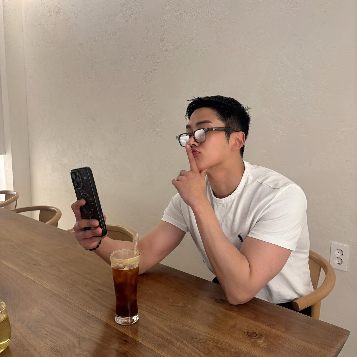 Foto kegiatan terbaru dari Rowoon