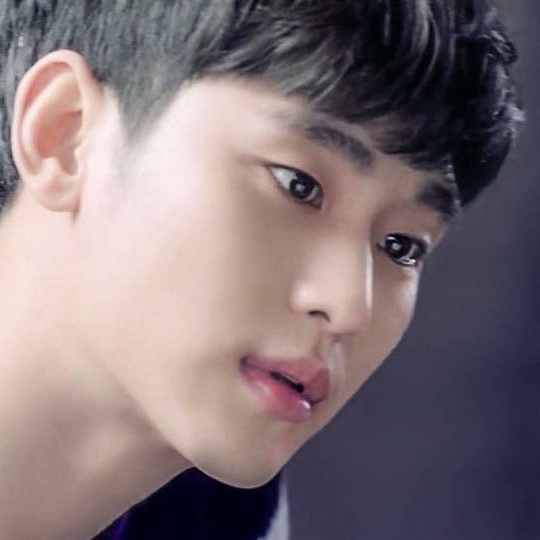 Recent activity shot of Kim Soohyun