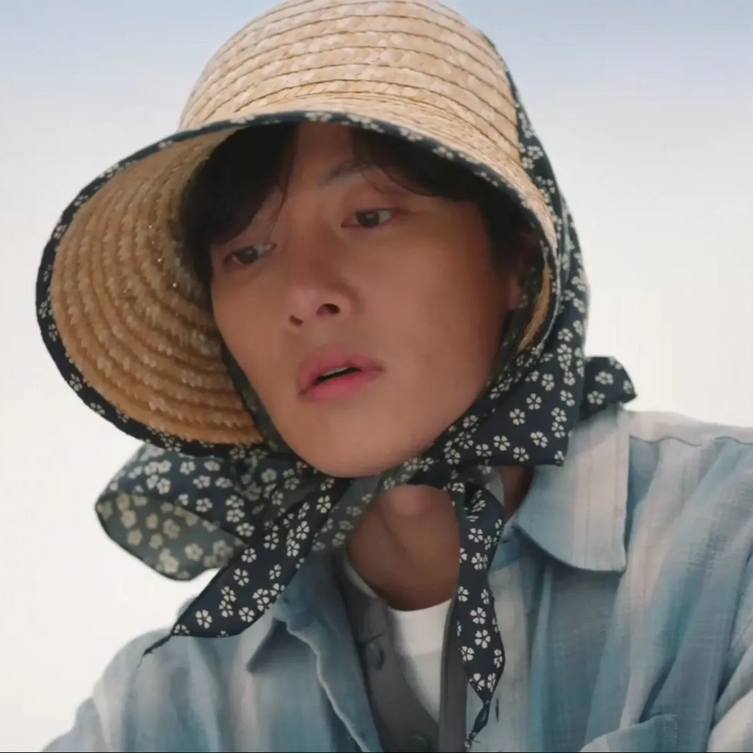 Behind-the-scenes cut of Ji Changwook