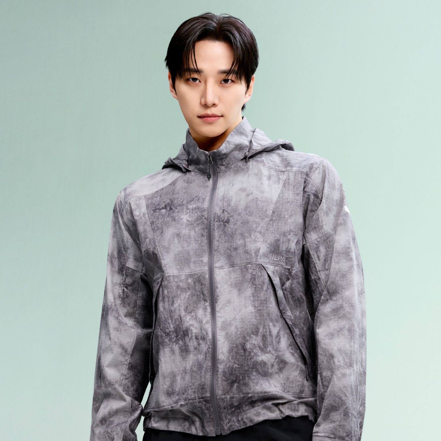 イ・ジュノの最近の活動ショット