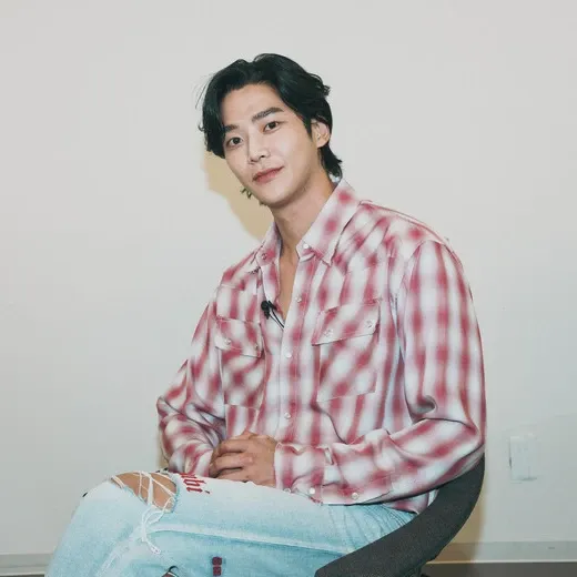 Foto kegiatan terbaru dari Rowoon