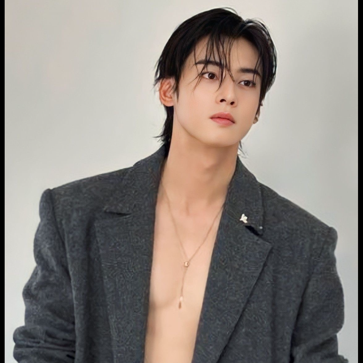 Recent activity shot of Cha Eunwoo