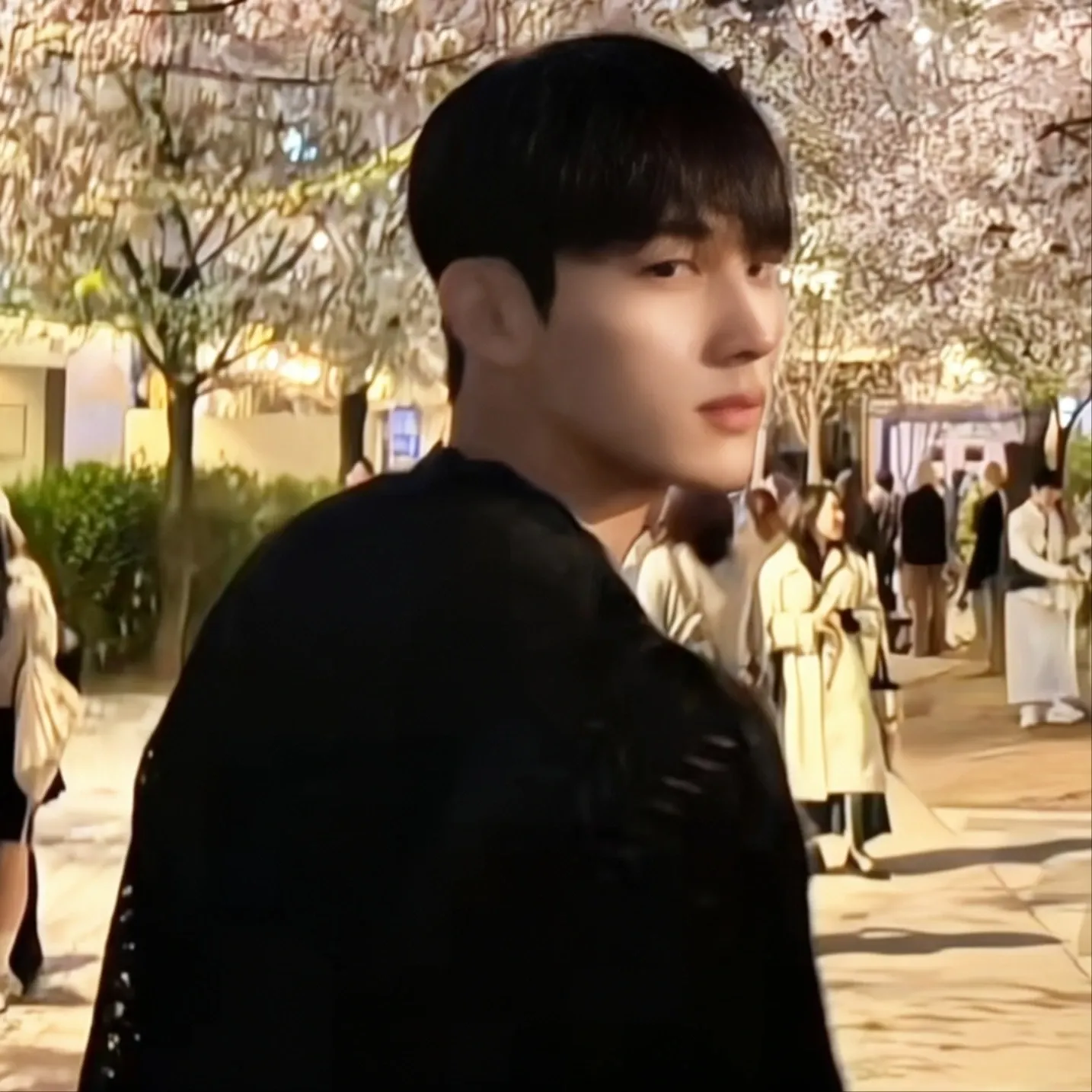 A moment captured by a fan of Hong Mingi