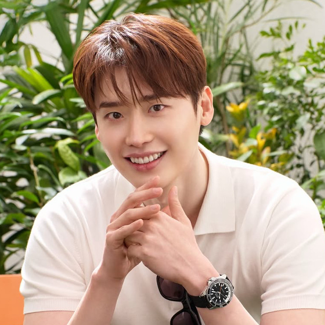 Recent activity shot of Lee Jongsuk