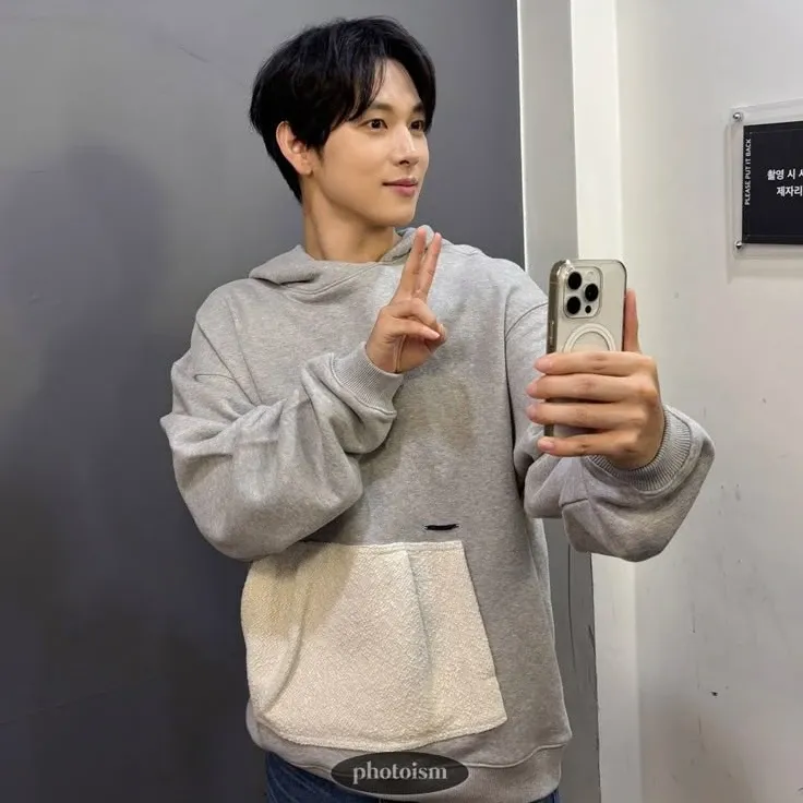 A moment captured by a fan of Yim Siwan
